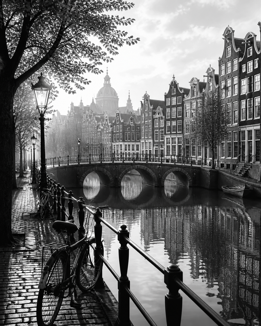 Diamond Painting Amsterdamse Gracht Zwart Wit – volledig zwart-witontwerp