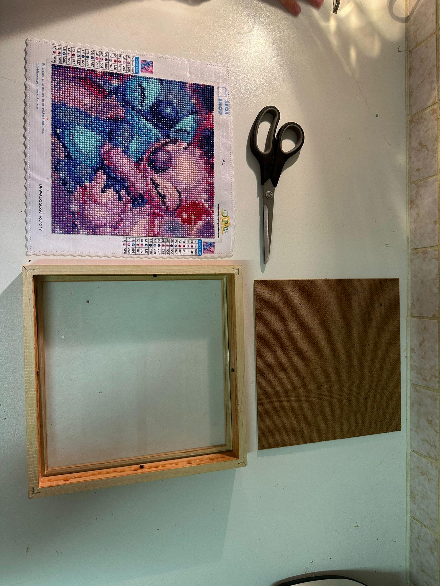 Ein Kunstwerk für 2,50 €: So habe ich mein Diamond Painting gerahmt