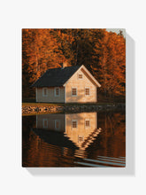 Diamantmalerei – Haus an einem See mit Spiegelungen im Wasser