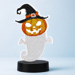Diamond Painting Lamp Pompoen Spookje op een lichtblauwe achtergrond