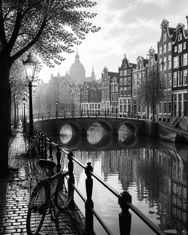 Diamond Painting Amsterdamse Gracht Zwart Wit – volledig zwart-witontwerp